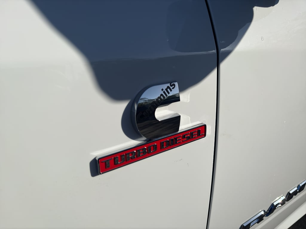 New 2026 Ram 3500 LARAMIE CREW CAB 4X4 8' BOX Pickup