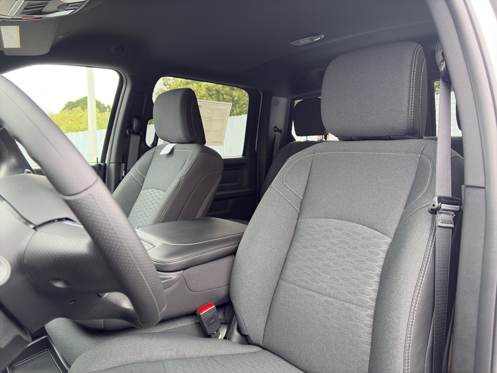 2025 RAM 2500 Tradesman - Photo 12
