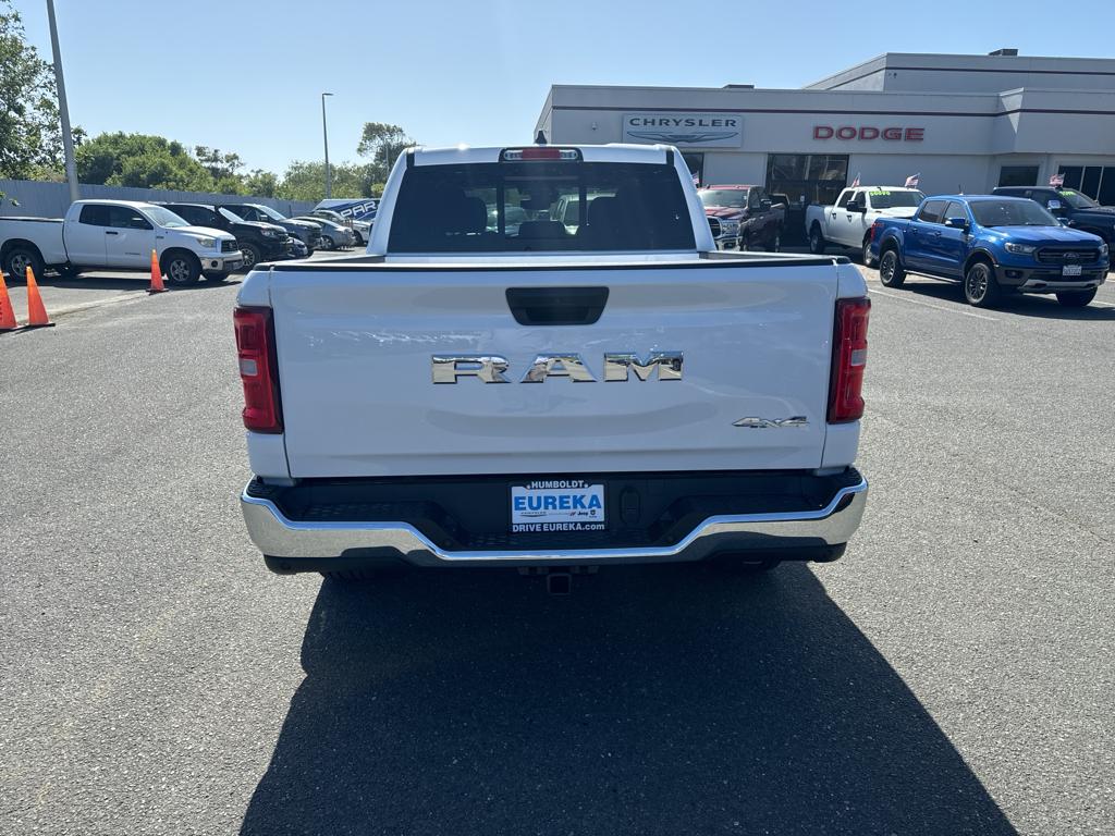 2025 Ram 1500 Tradesman photo 4