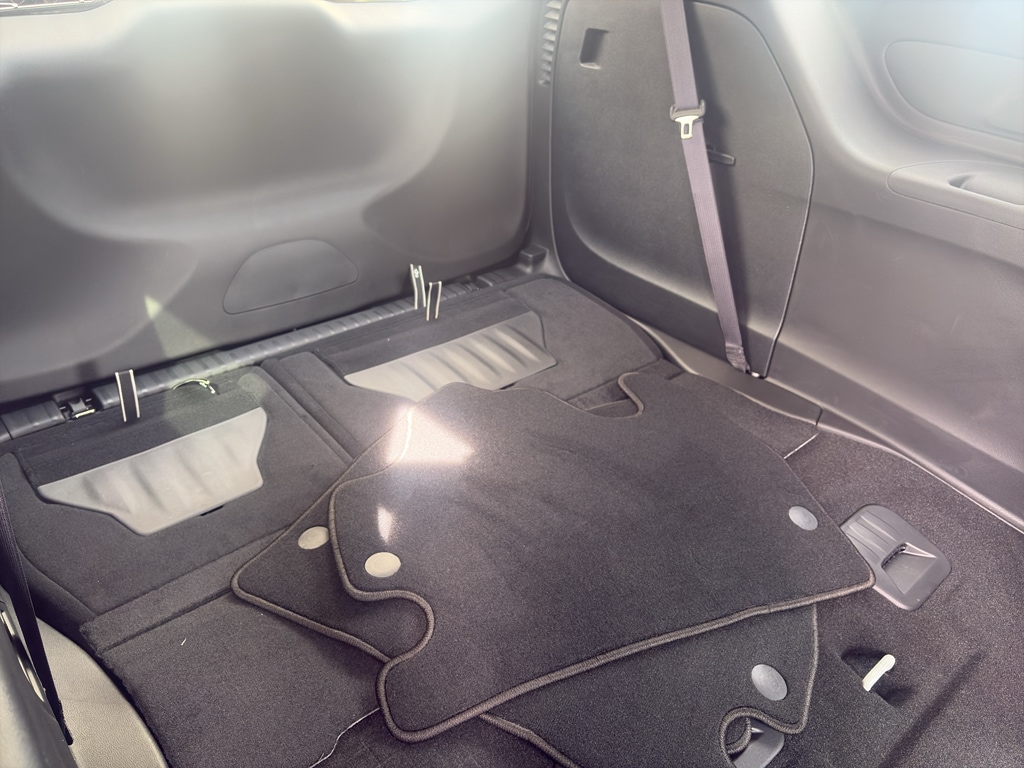 2026 Chrysler Pacifica Select - Photo 19