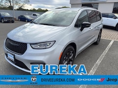 2026 Chrysler Pacifica Select Passenger Van
