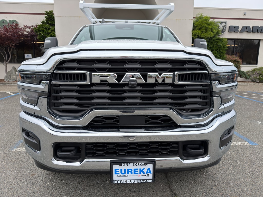 New 2025 Ram 3500 Chassis Cab Tradesman/Big Horn Pickup