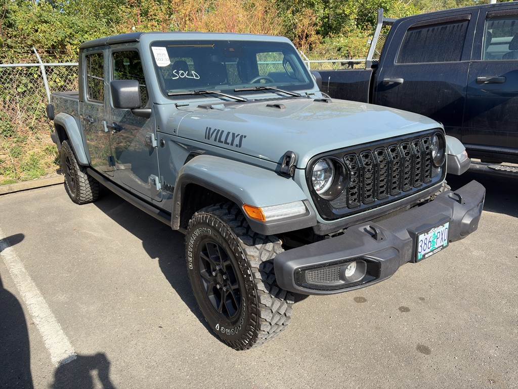 Used 2025 Jeep Gladiator Sport Truck Crew Cab