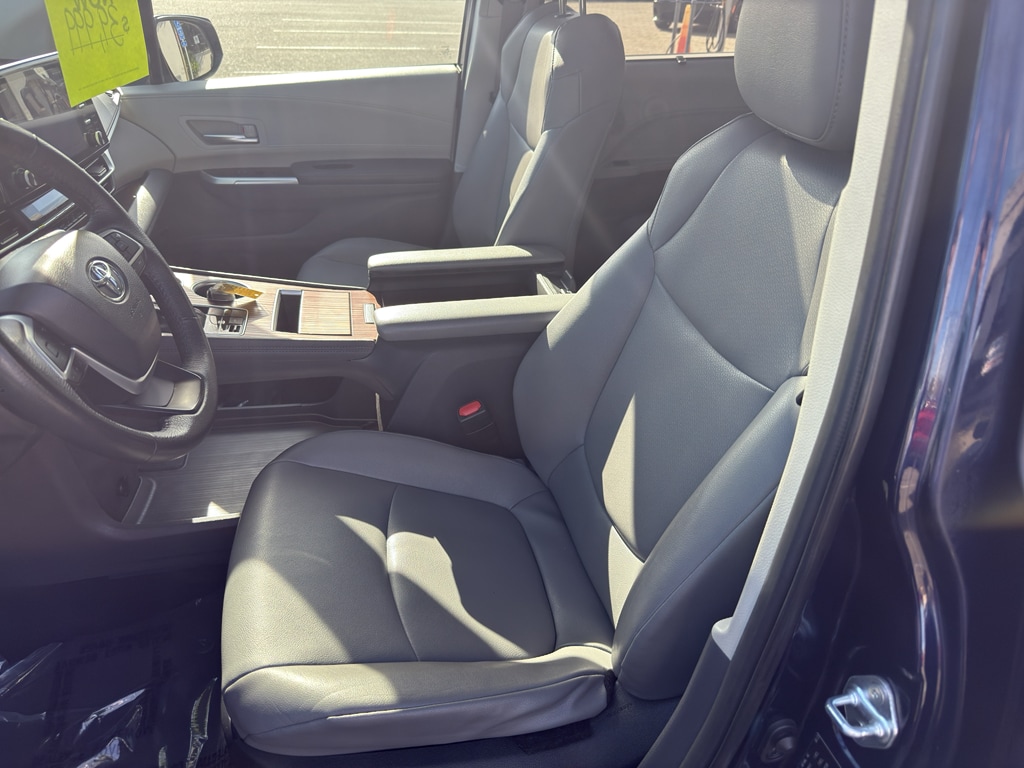 Used 2023 Toyota Sienna XLE 8 Passenger Van Passenger Van