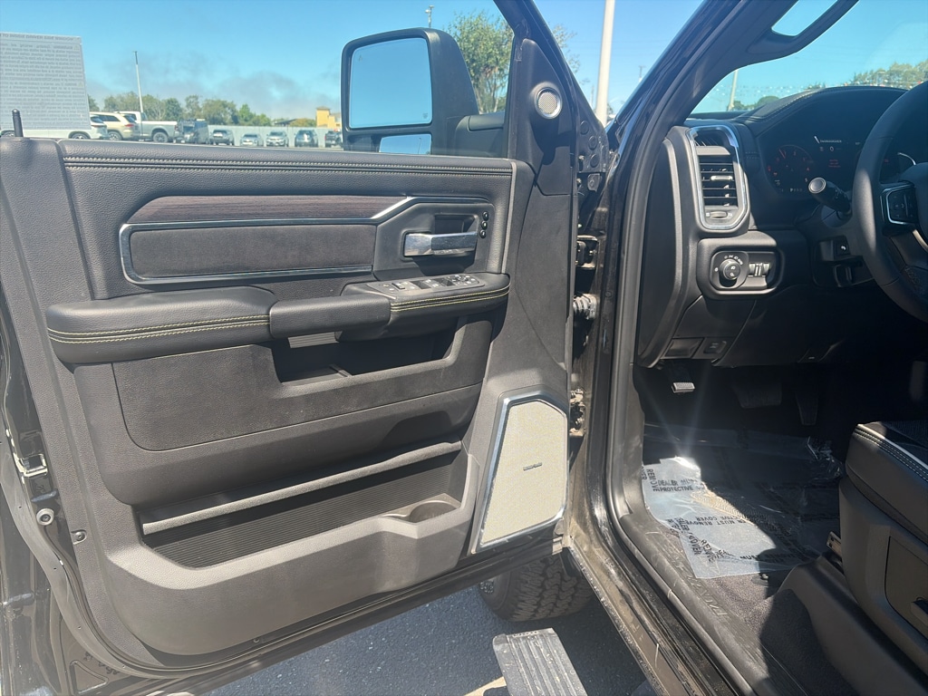 2026 RAM 2500 Laramie - Photo 17