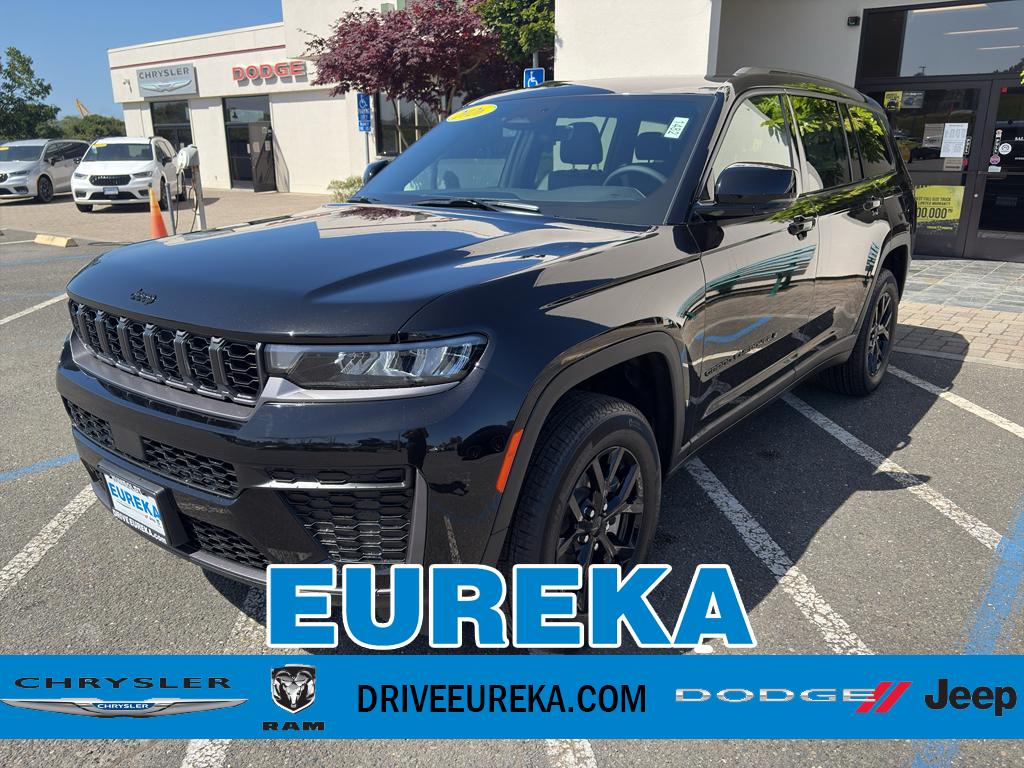 2026 Jeep Grand Cherokee L Laredo Altitude 4x4's photo