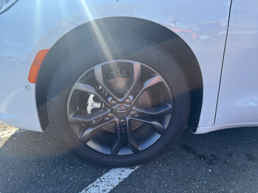 New 2026 Chrysler Pacifica Select Passenger Van