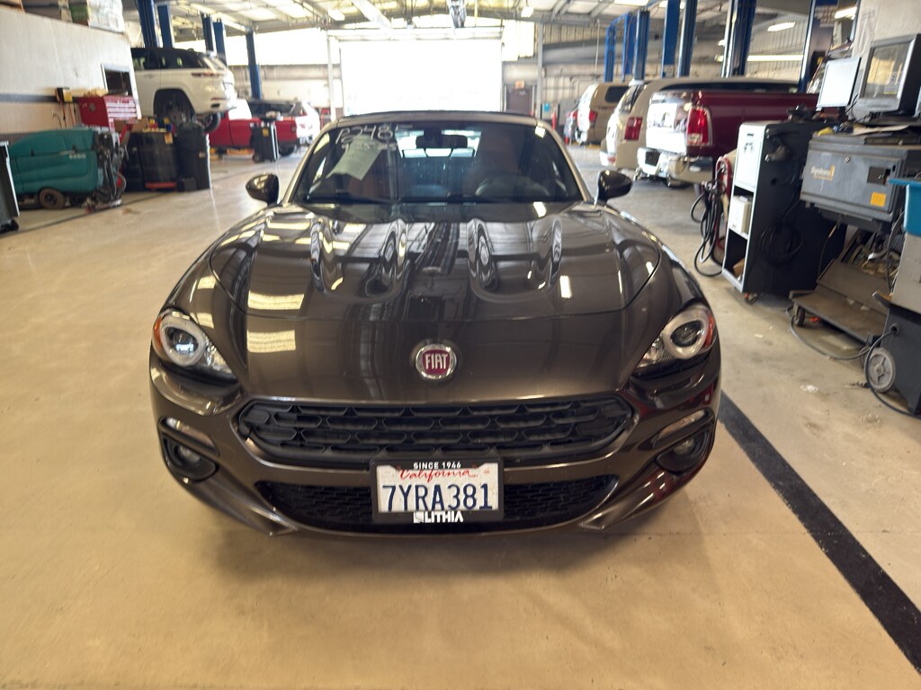 2017 Fiat 124 Spider Lusso photo 2