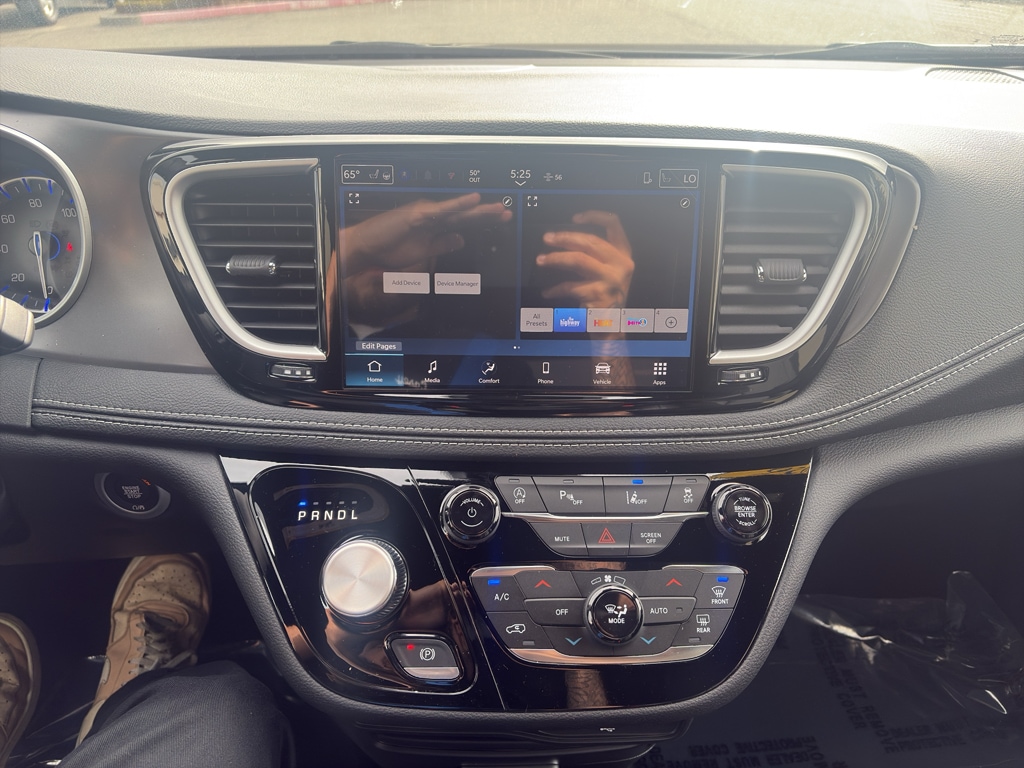 2026 Chrysler Pacifica Select - Photo 9