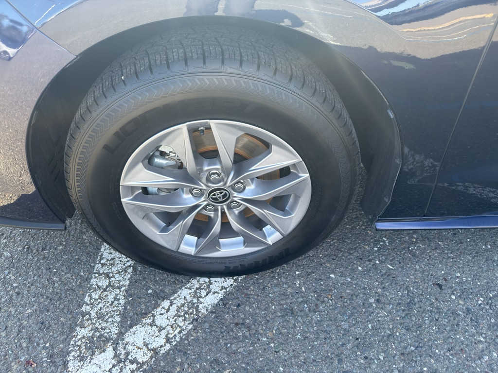 Used 2023 Toyota Sienna XLE 8 Passenger Van Passenger Van