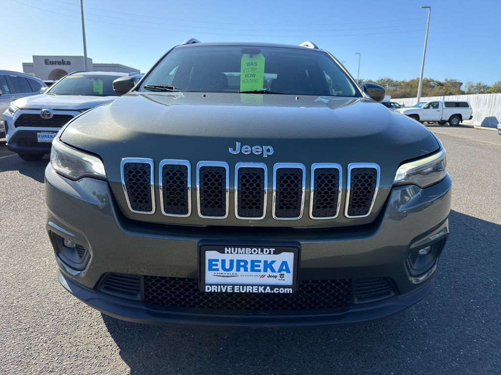 Used 2019 Jeep Cherokee Latitude with VIN 1C4PJMCX0KD195072 for sale in Eureka, CA