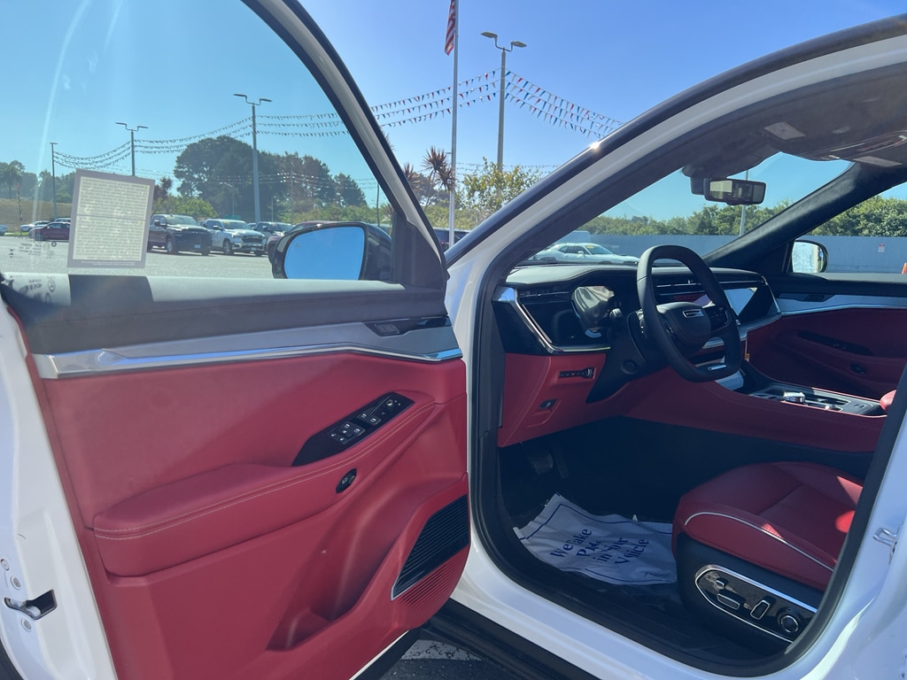 2025 Jeep Wagoneer S Launch Edition - Photo 10