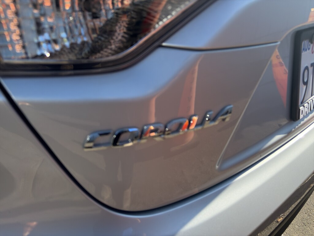2024 Toyota Corolla LE photo 4
