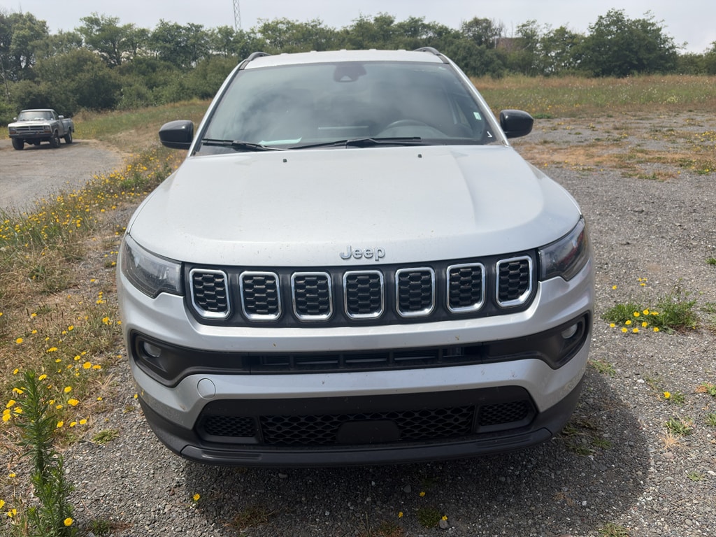 Used 2024 Jeep Compass Latitude SUV