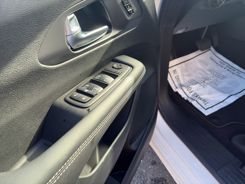 New 2026 Chrysler Pacifica Select Passenger Van