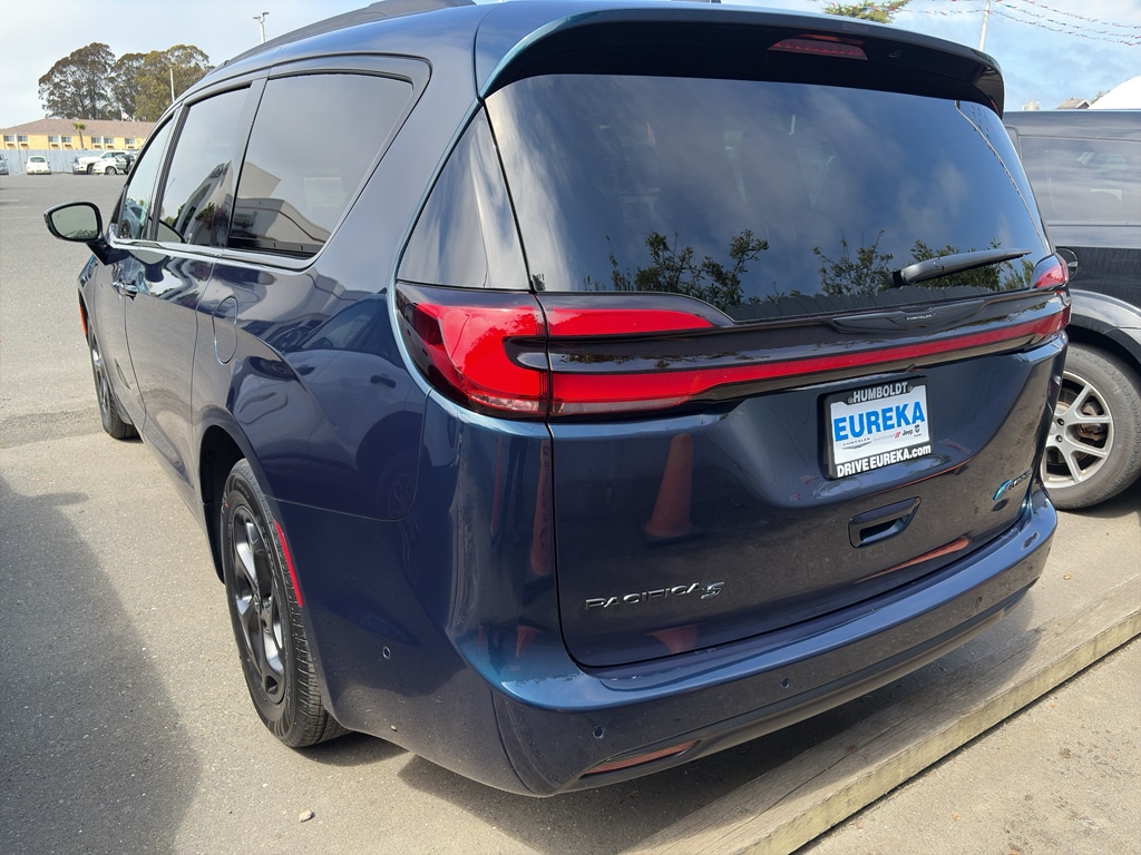 New 2025 Chrysler Pacifica Plug-In Hybrid Select Passenger Van