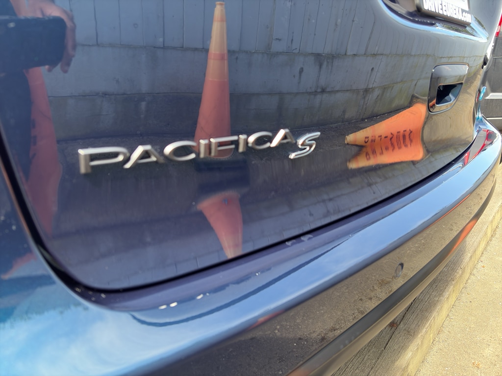 New 2025 Chrysler Pacifica Plug-In Hybrid Select Passenger Van