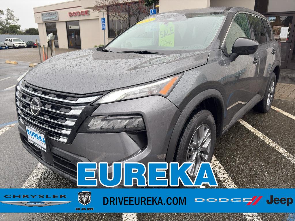 2024 Nissan Rogue S's photo