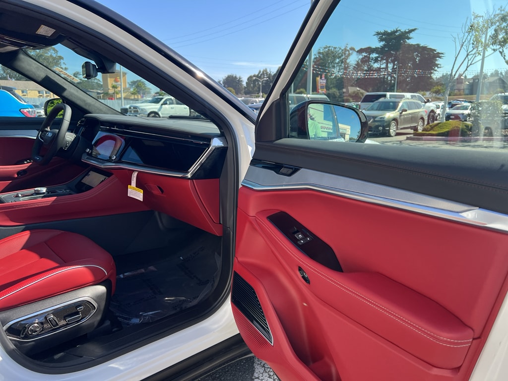 2025 Jeep Wagoneer S Launch Edition - Photo 17