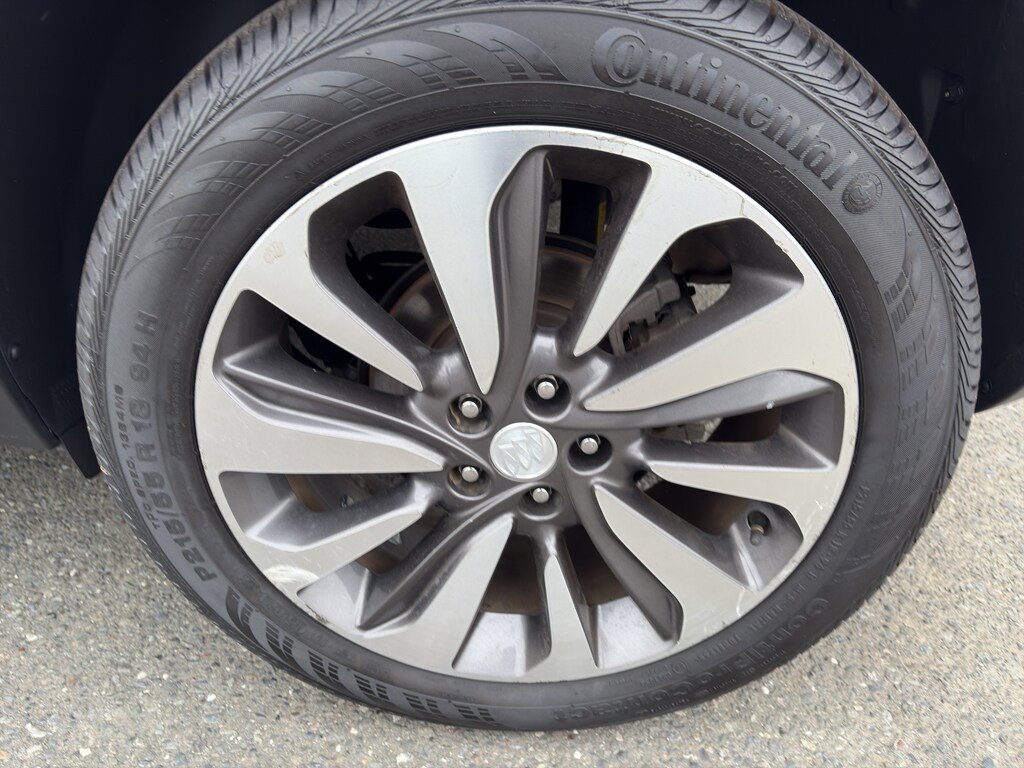 2022 Buick Encore Preferred photo 2