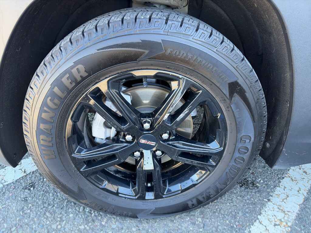 Used 2023 GMC Terrain AT4 SUV