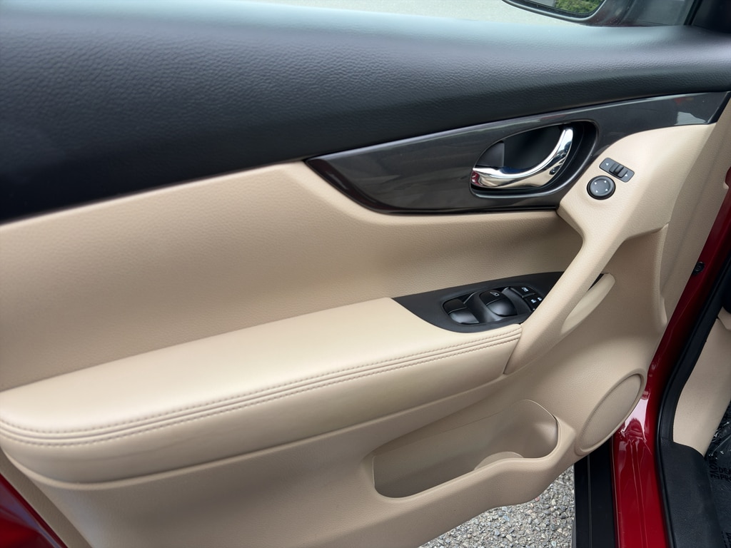 Used 2019 Nissan Rogue SV SUV