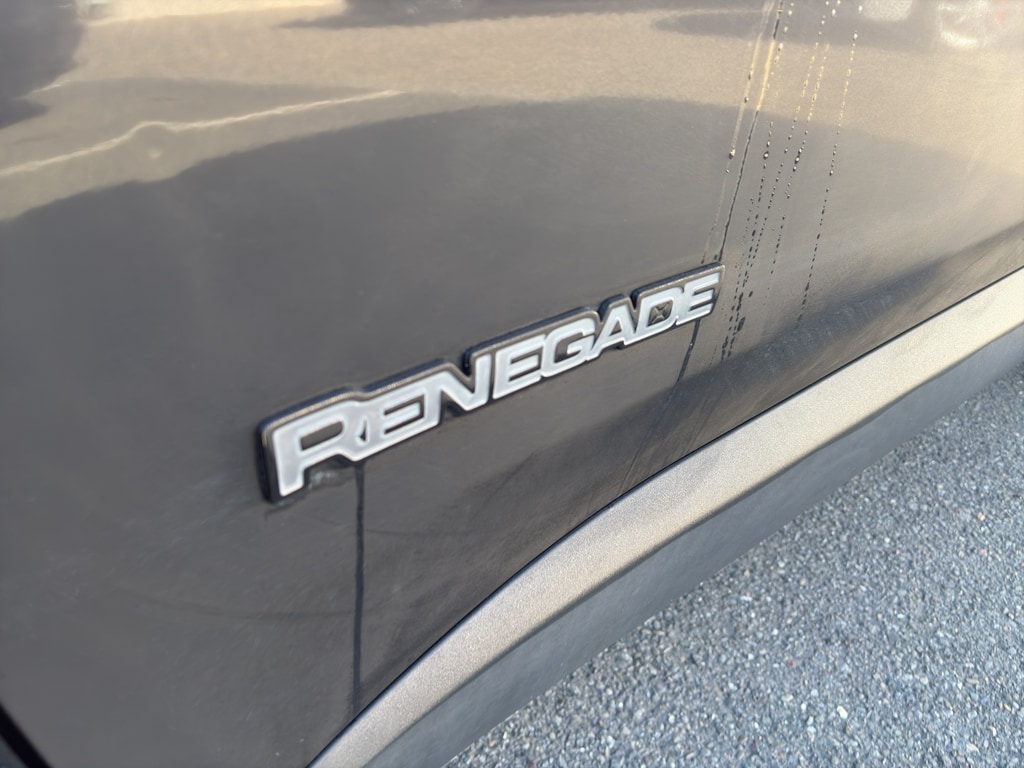 Used 2017 Jeep Renegade Latitude 4x4 SUV