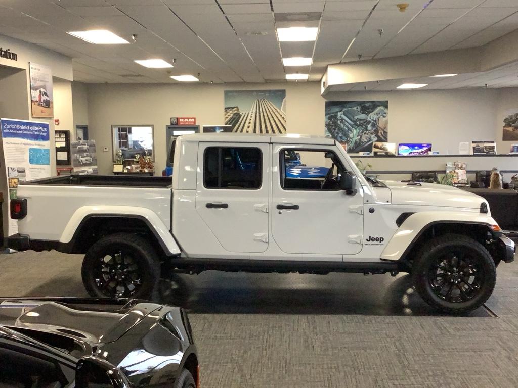 2025 Jeep Gladiator Sport photo 4