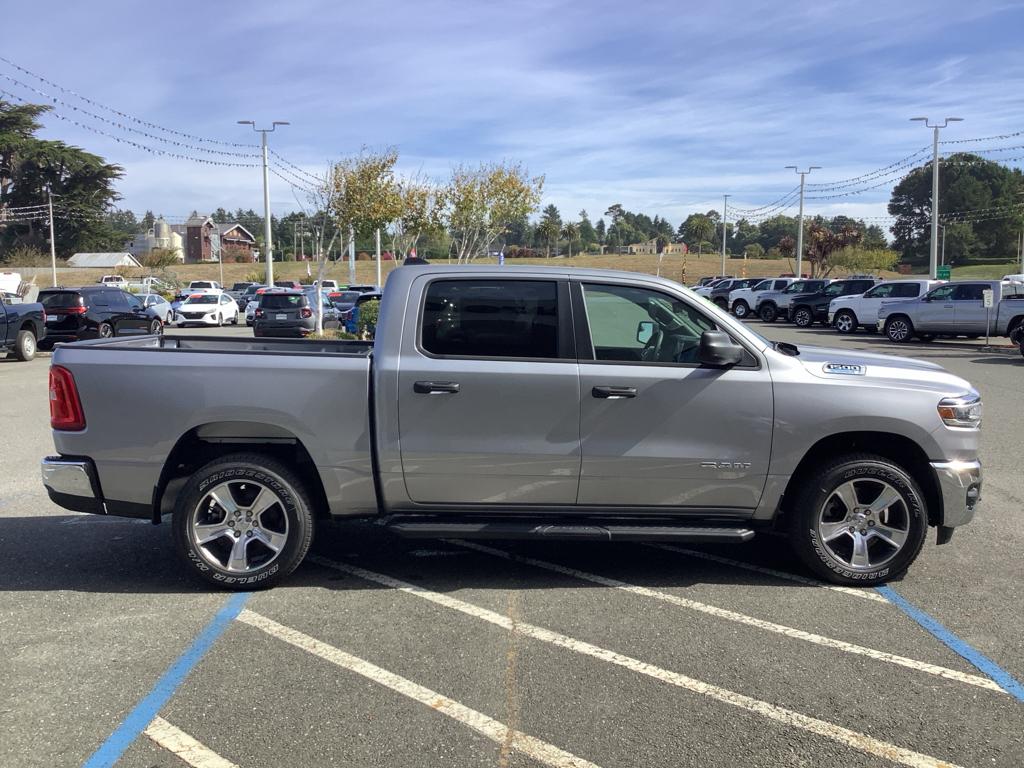 2025 Ram 1500 Tradesman photo 4
