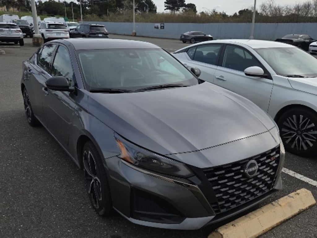 Used 2024 Nissan Altima 2.5 SR Sedan