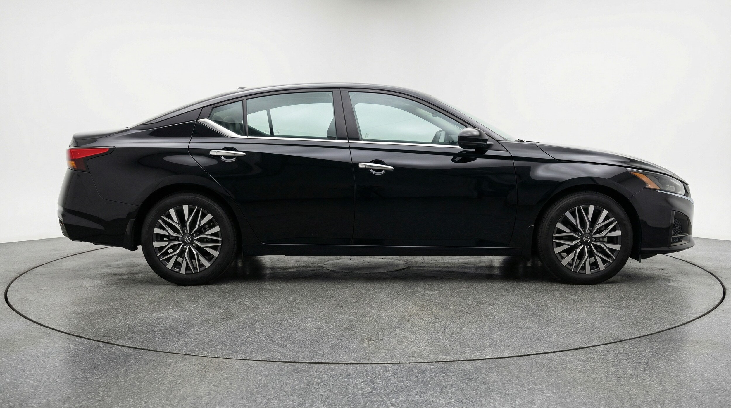 Thumbnail: 2025 Nissan Altima - 8