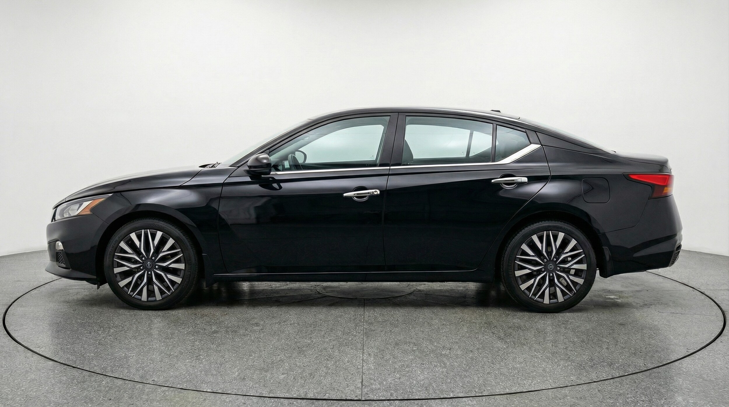 Thumbnail: 2025 Nissan Altima - 4