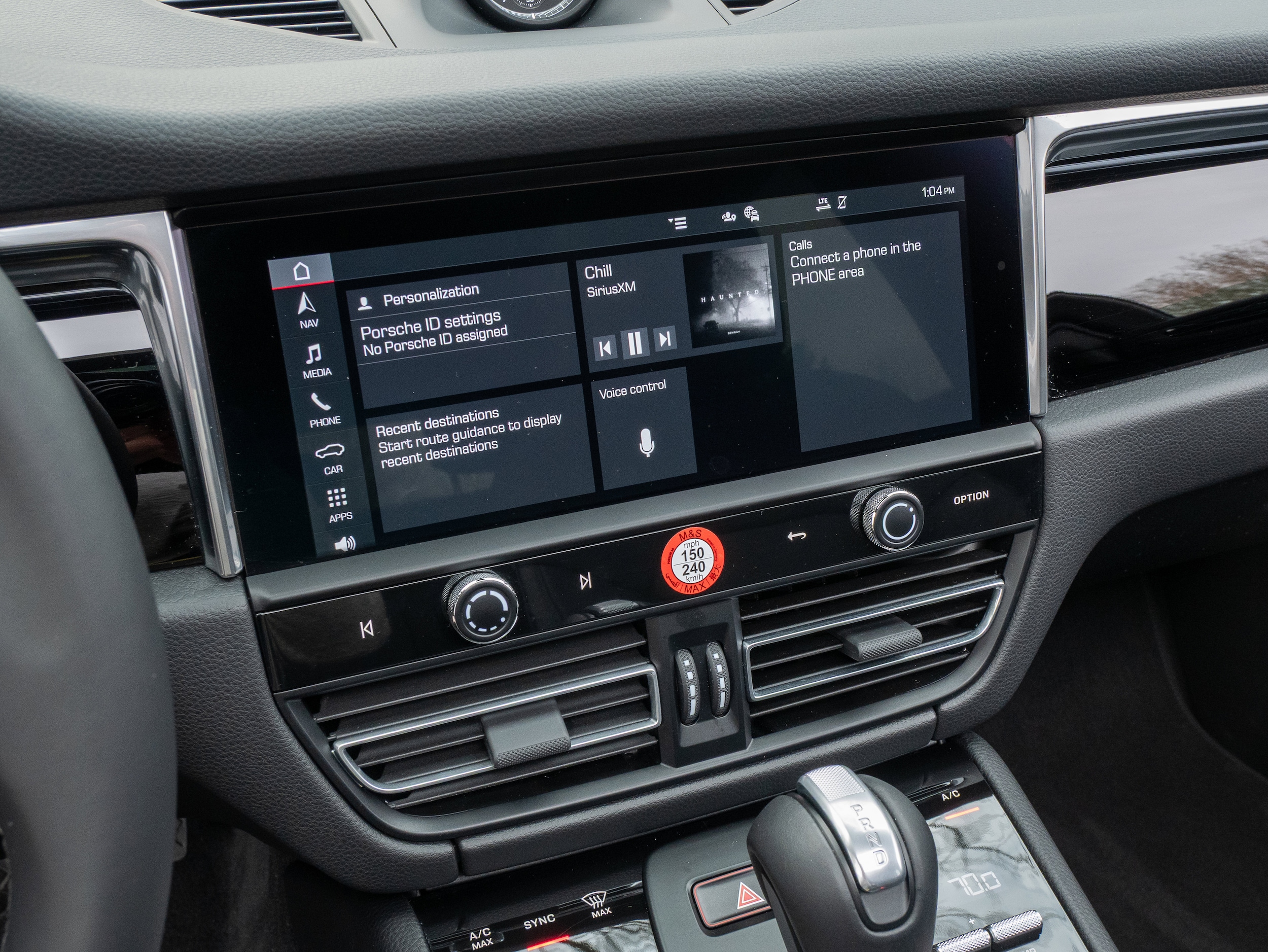 2025 Porsche Macan - Photo 25