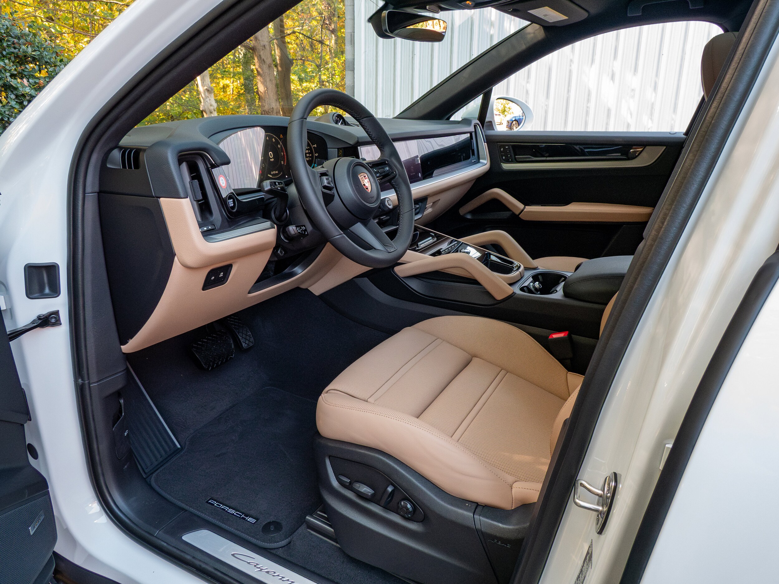 2026 Porsche Cayenne Coupe photo 4