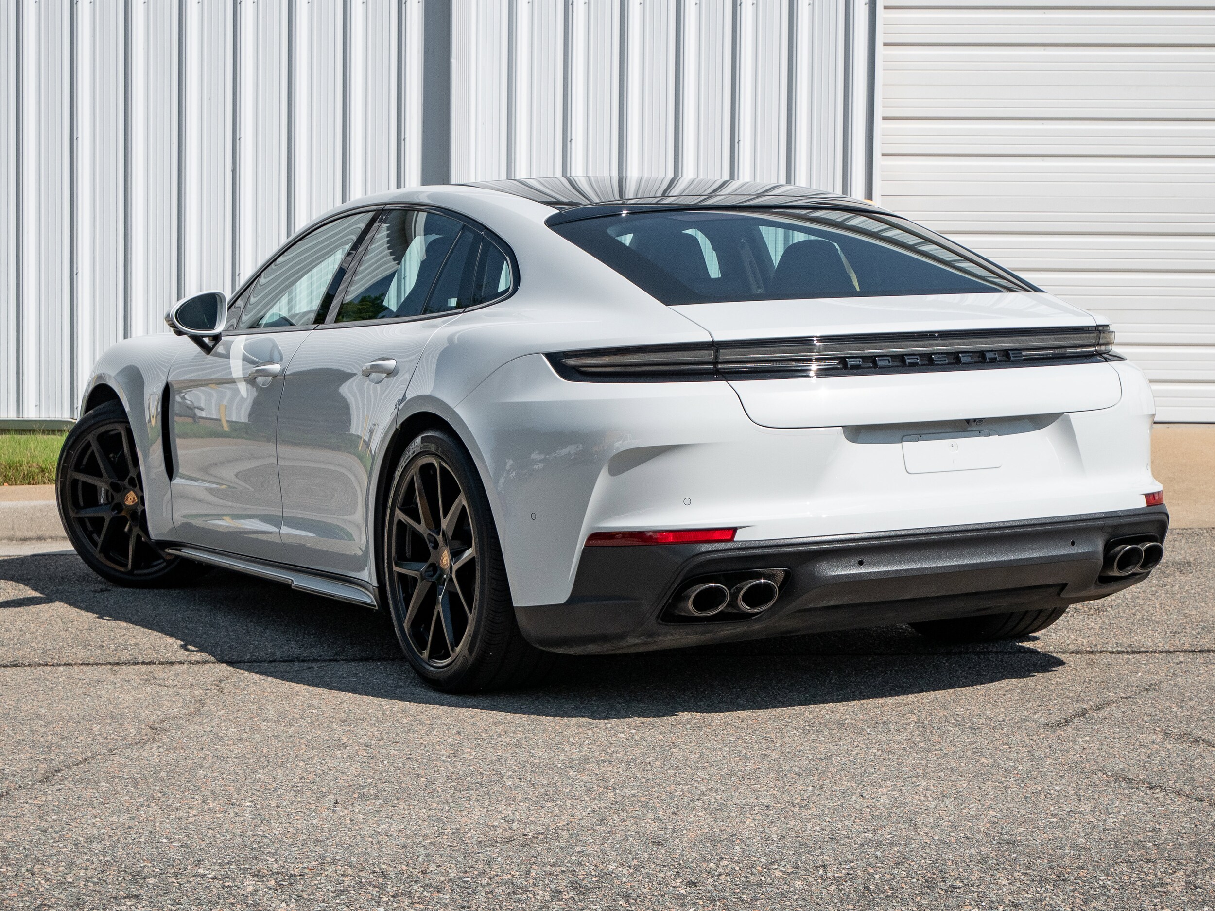 2024 Porsche Panamera 4 photo 3