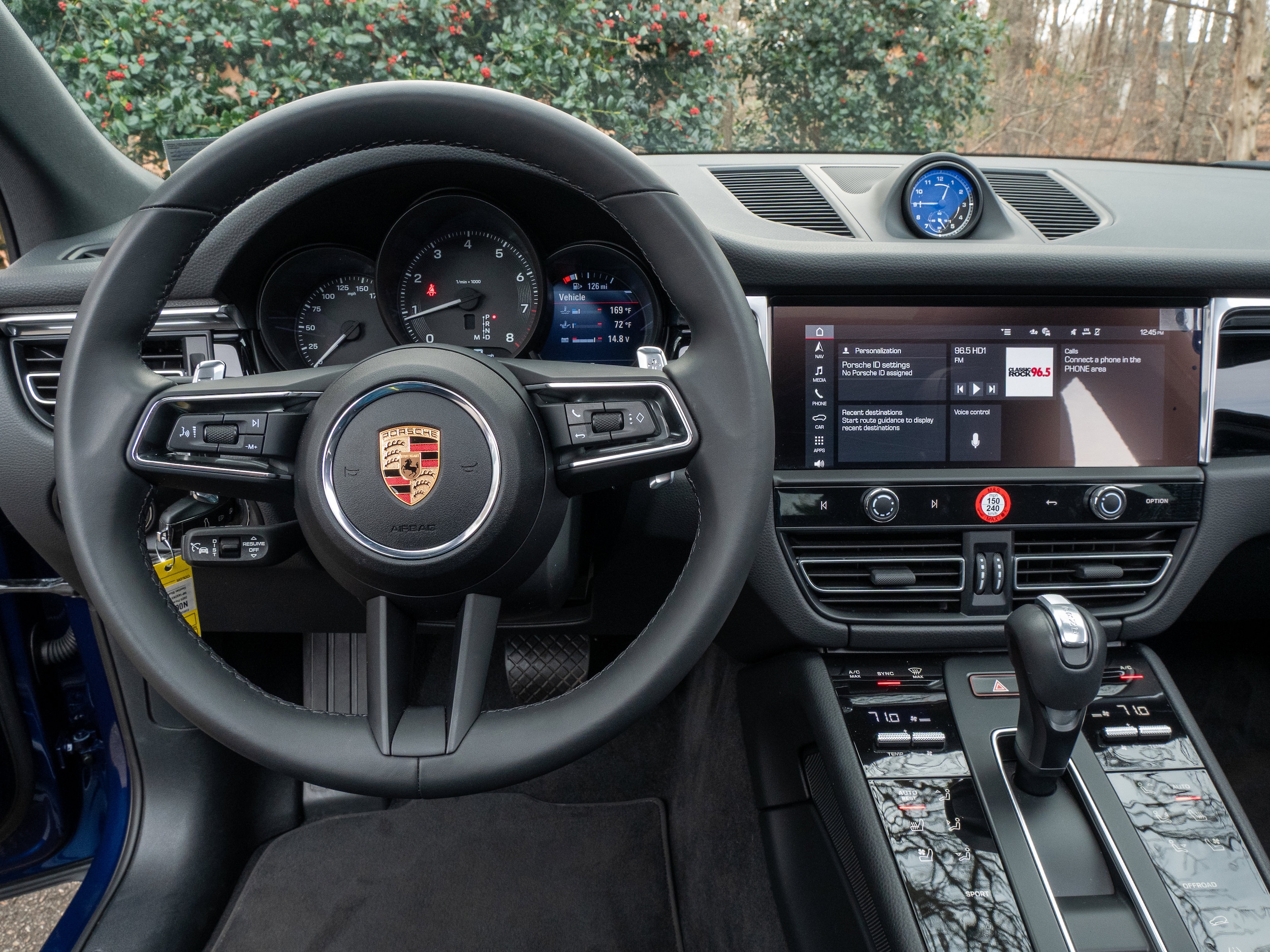 2025 Porsche Macan - Photo 23