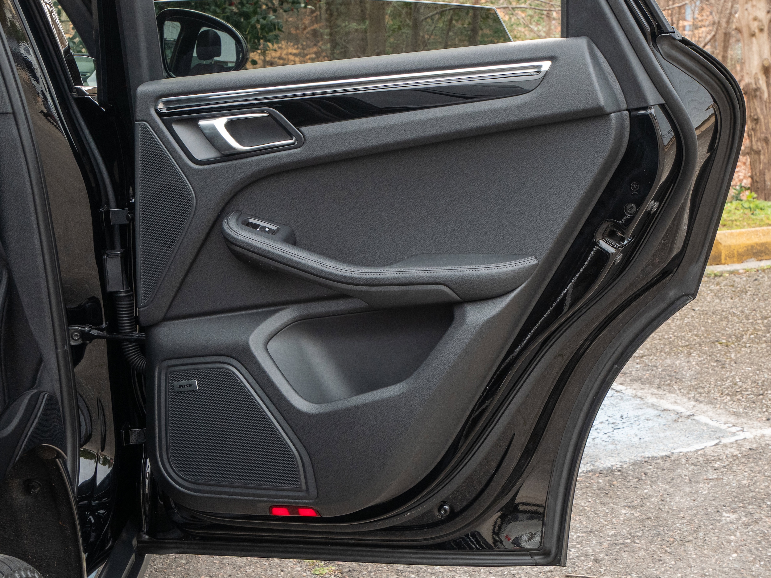 2025 Porsche Macan - Photo 35