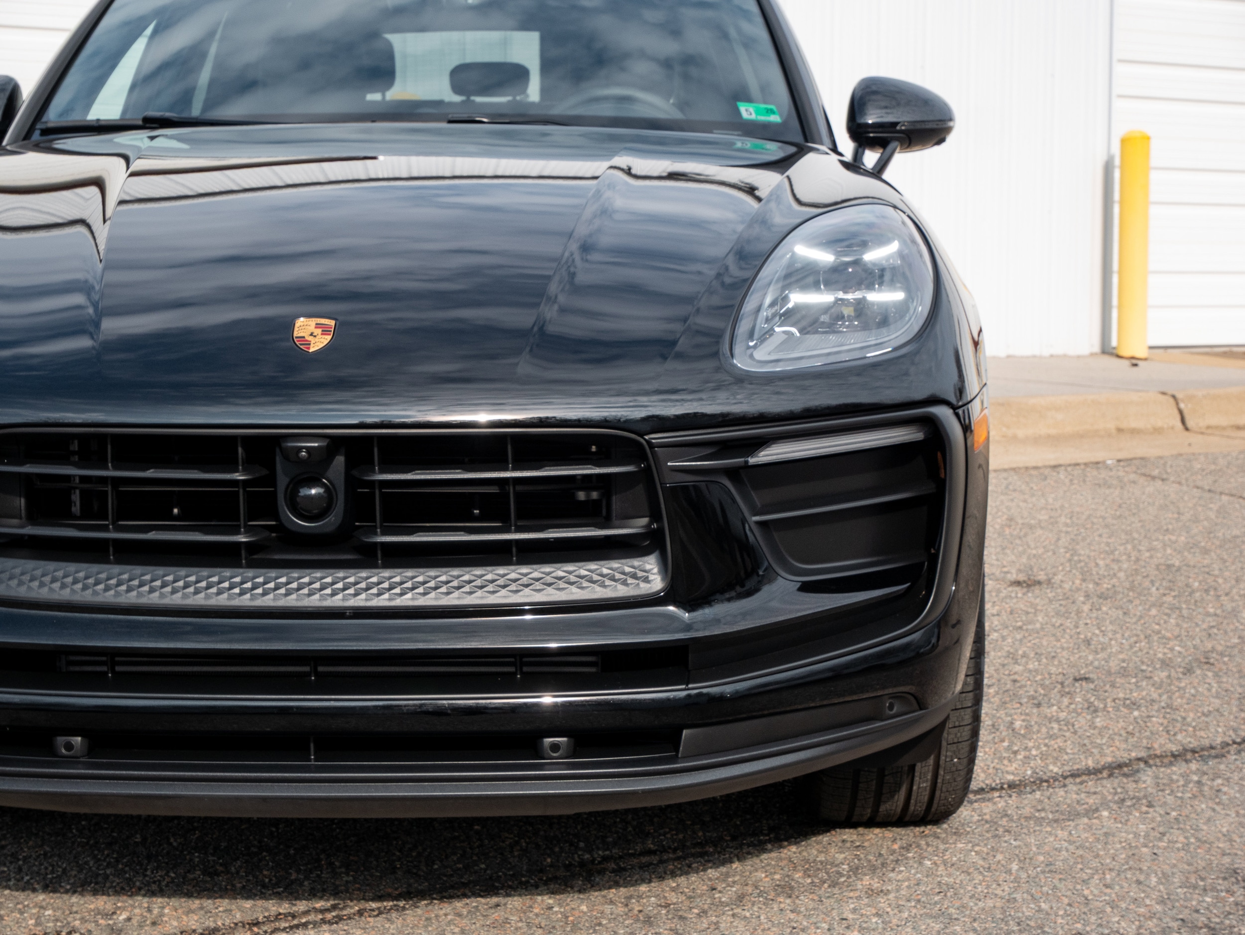 2025 Porsche Macan - Photo 12