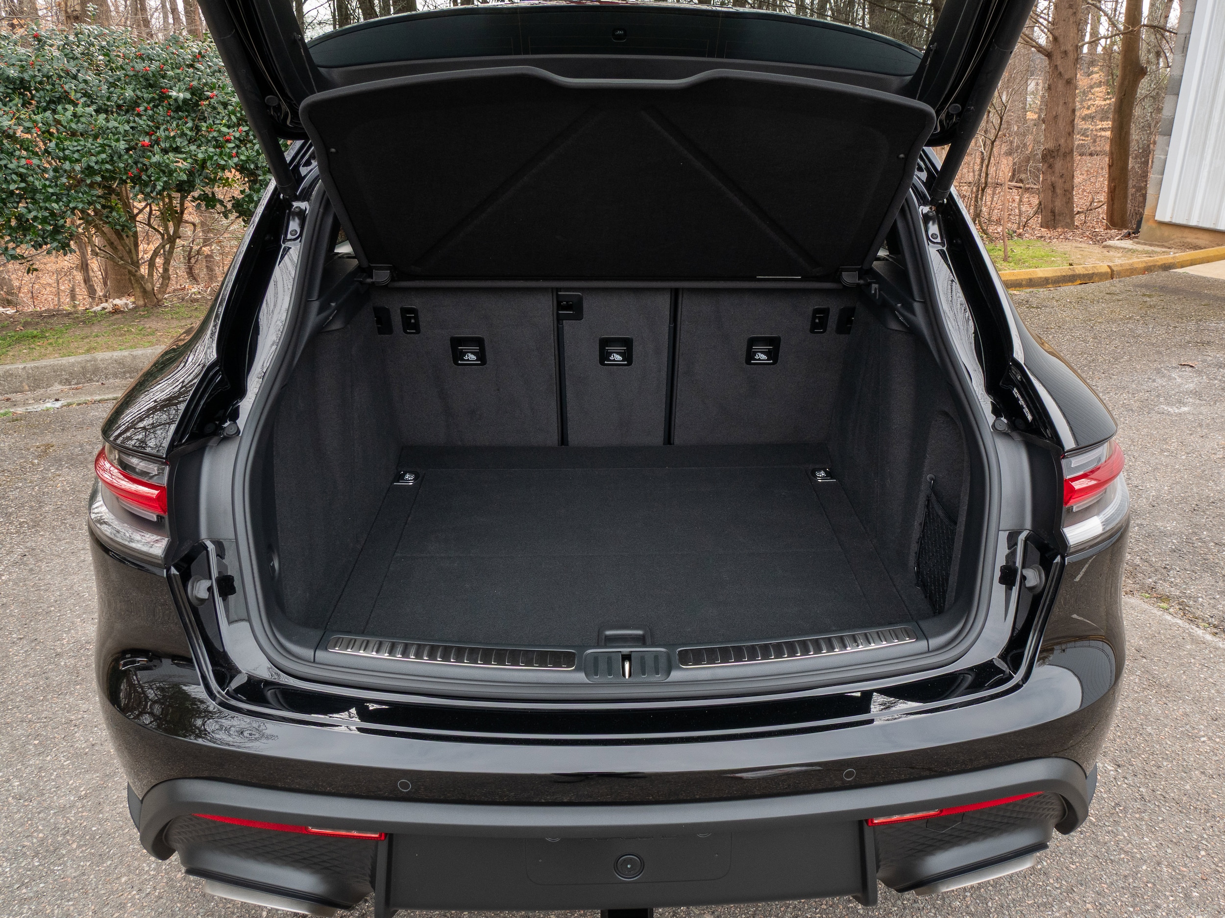 2025 Porsche Macan - Photo 39