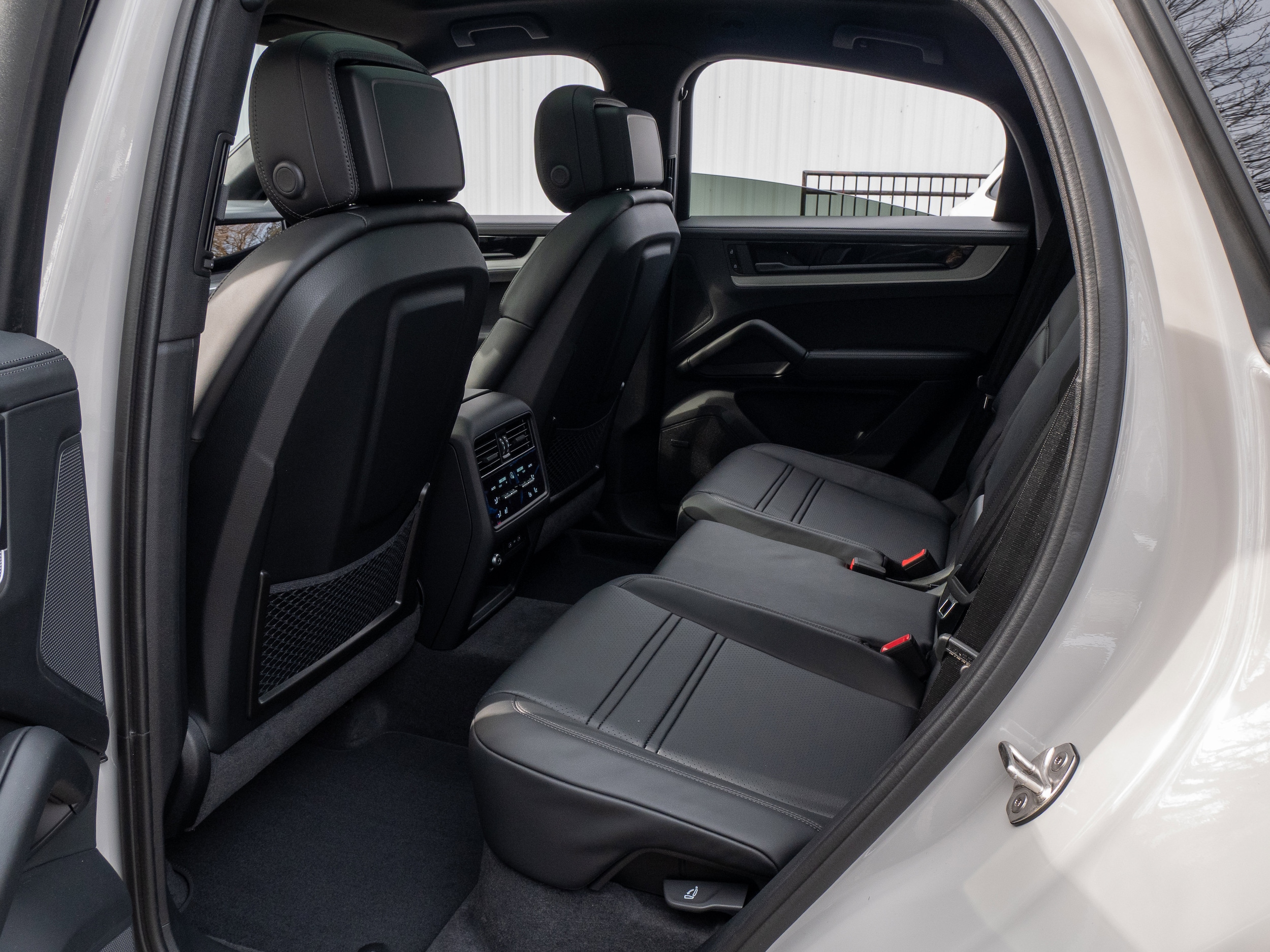 2026 Porsche Cayenne Coup E-Hybrid - Photo 38