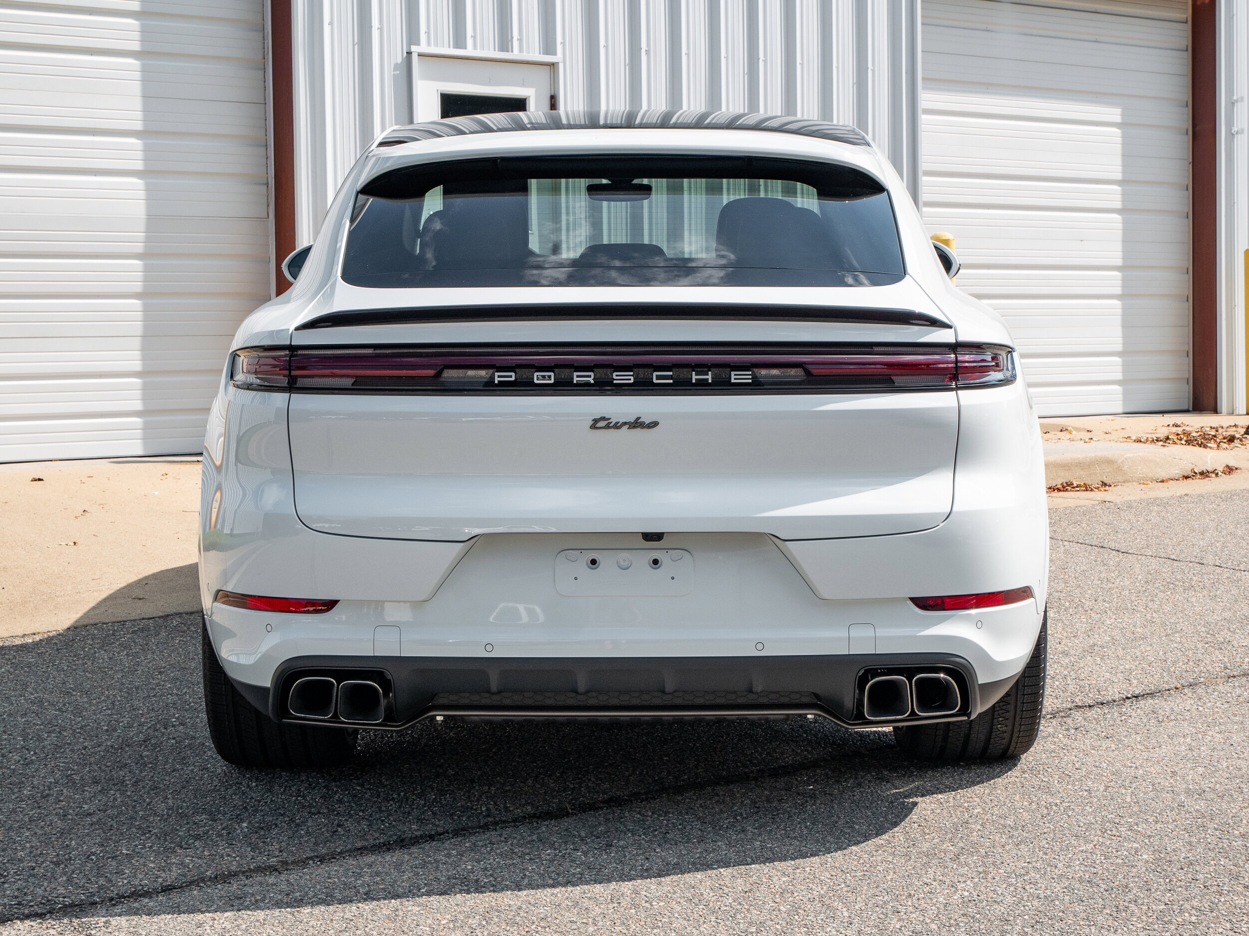 2025 Porsche Cayenne Coup Turbo E-Hybrid - Photo 6