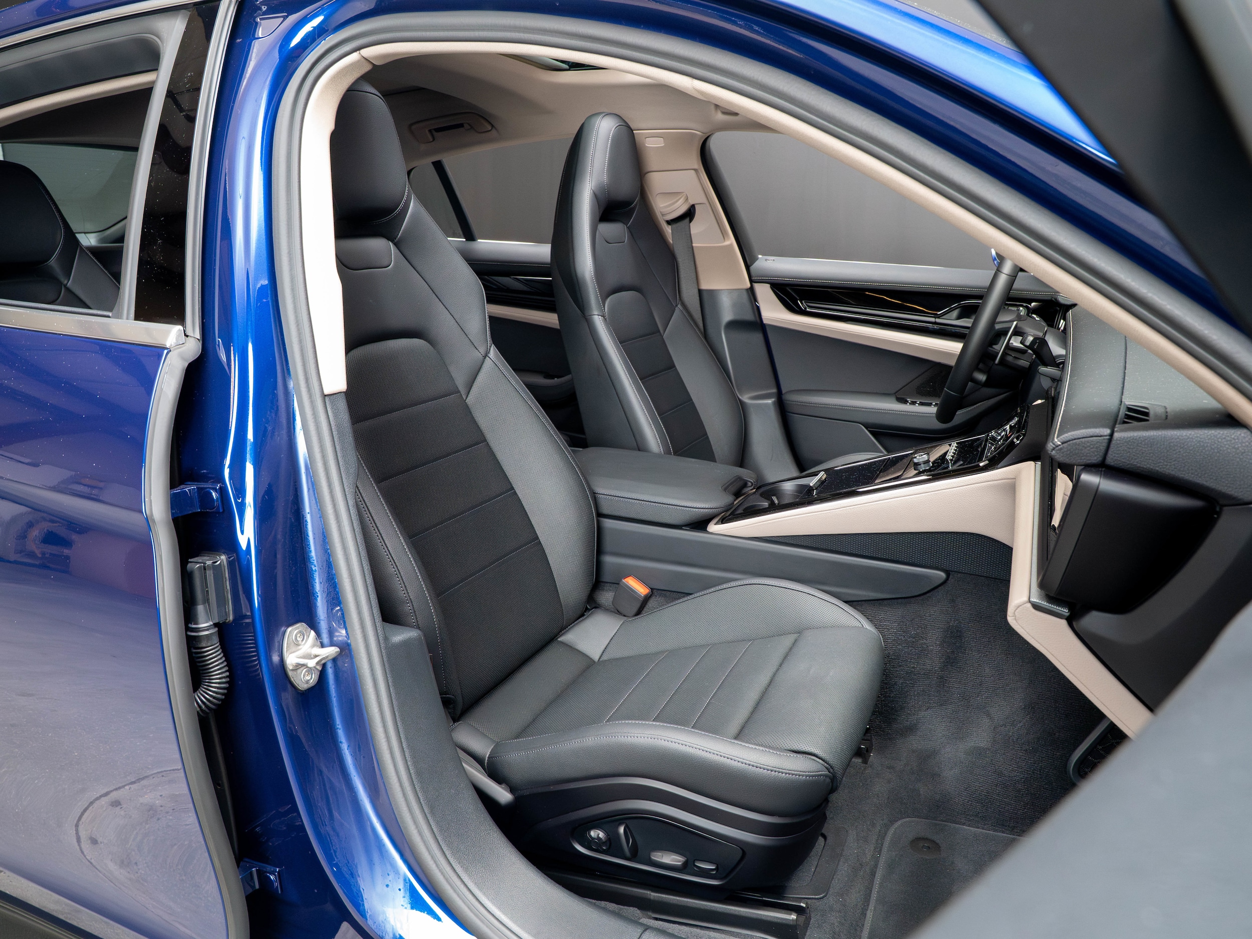 2024 Porsche Panamera Base - Photo 36