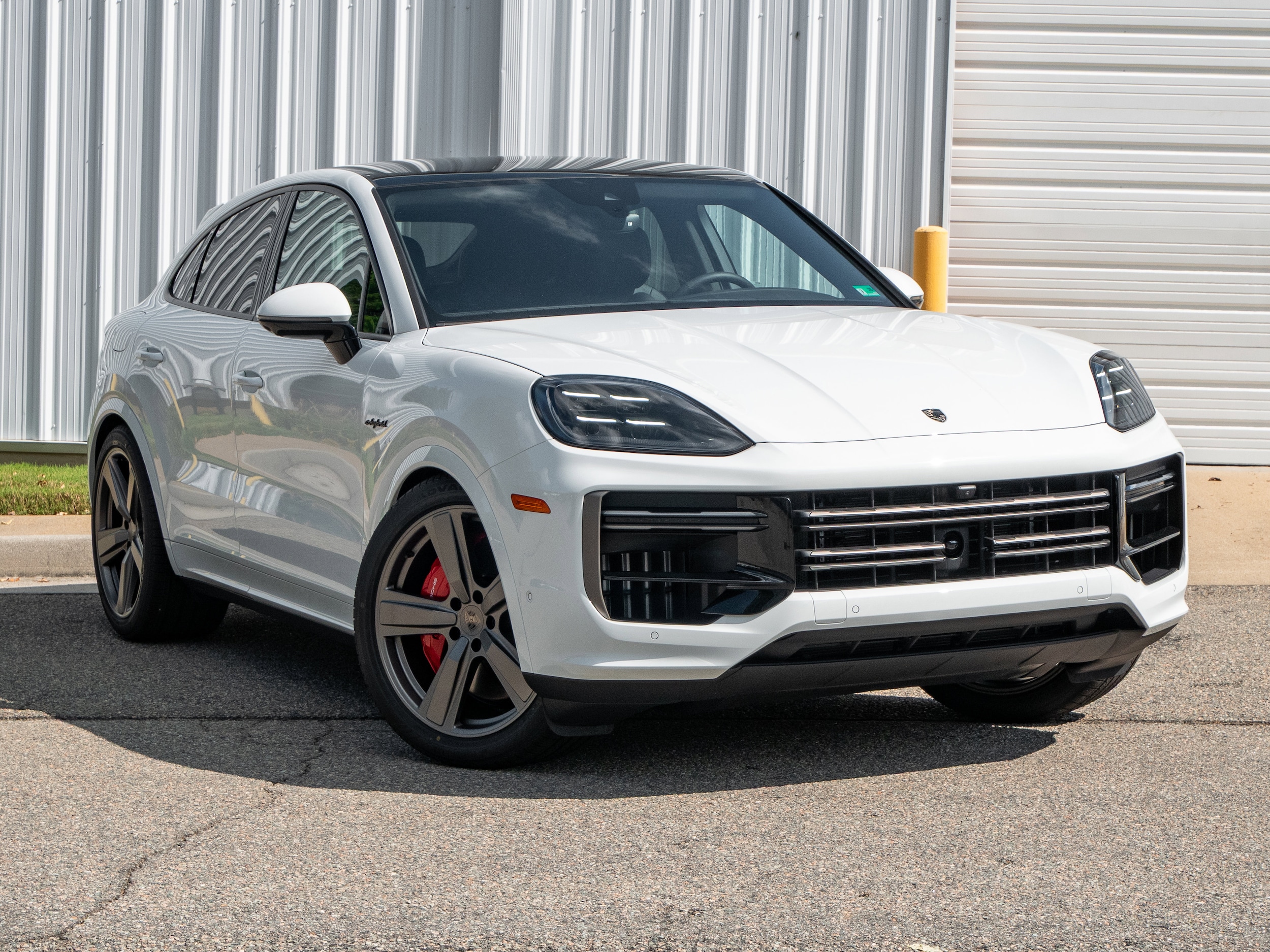 2025 Porsche Cayenne Coup Turbo E-Hybrid - Photo 9