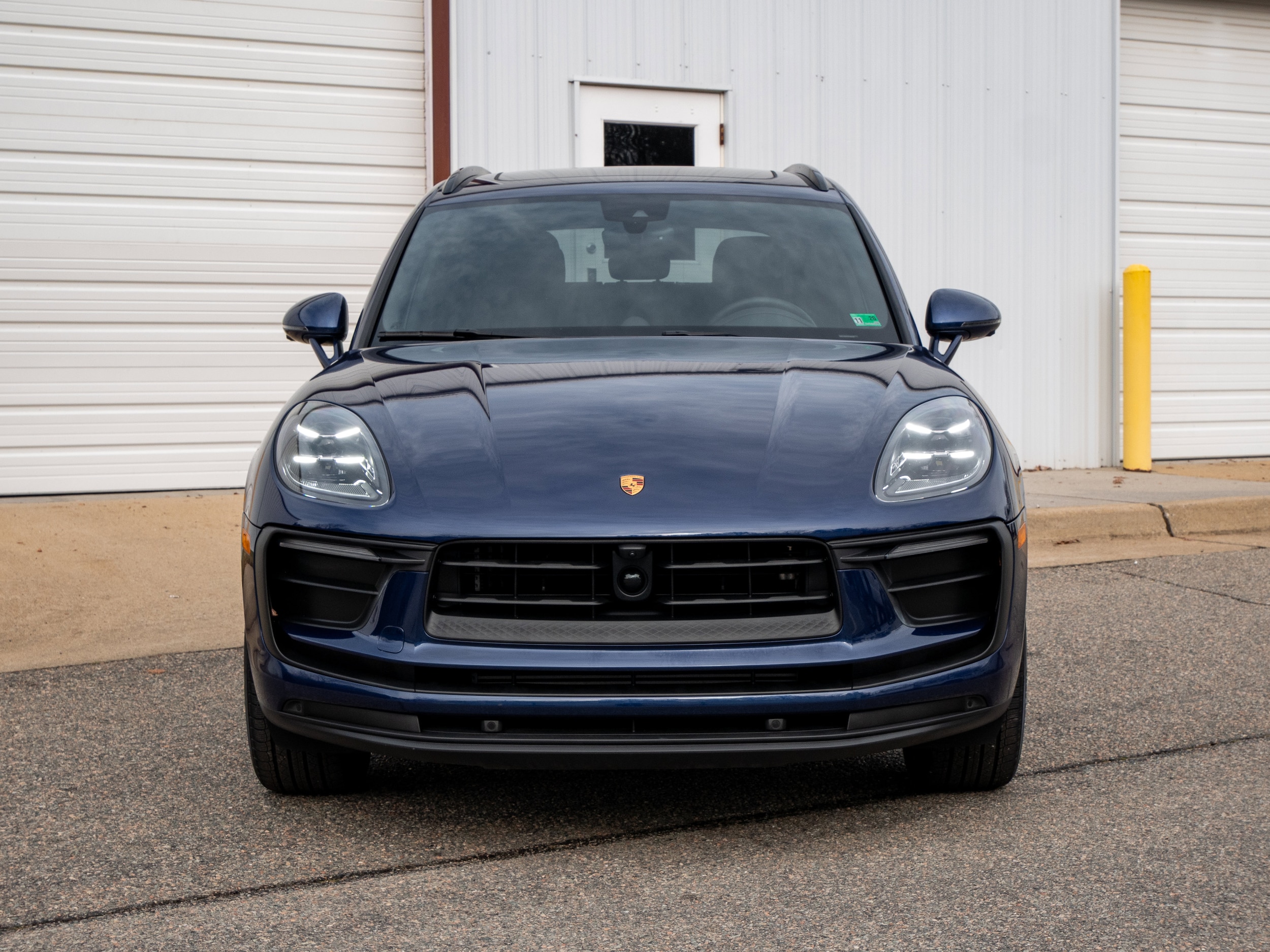 2025 Porsche Macan - Photo 10