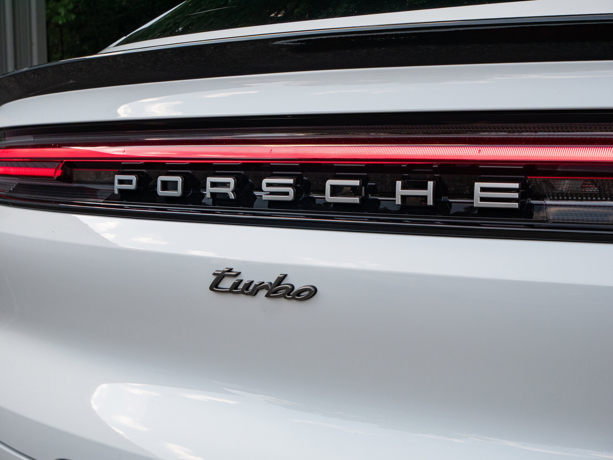 2025 Porsche Cayenne Coup Turbo E-Hybrid - Photo 16