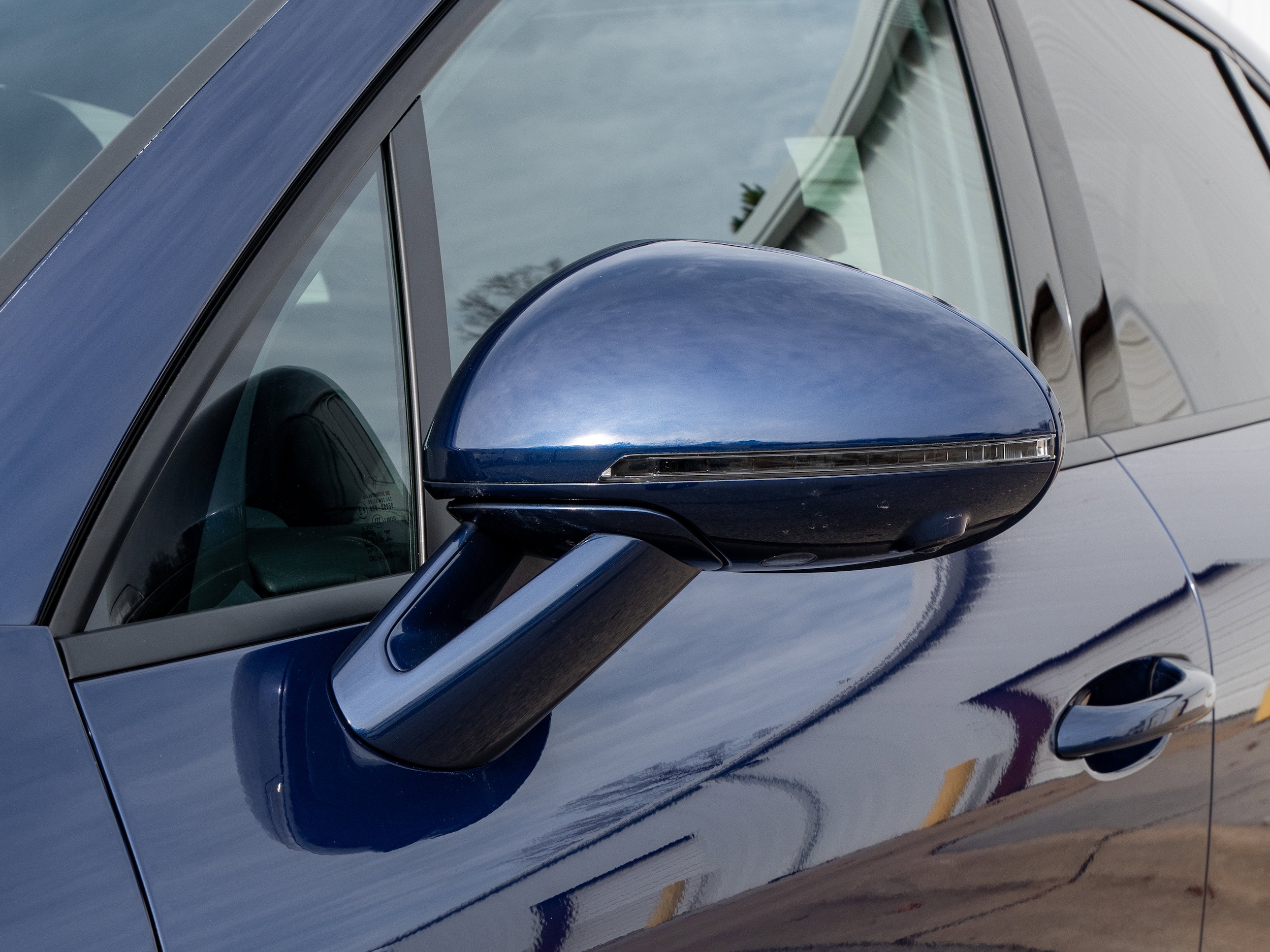 2025 Porsche Macan - Photo 14