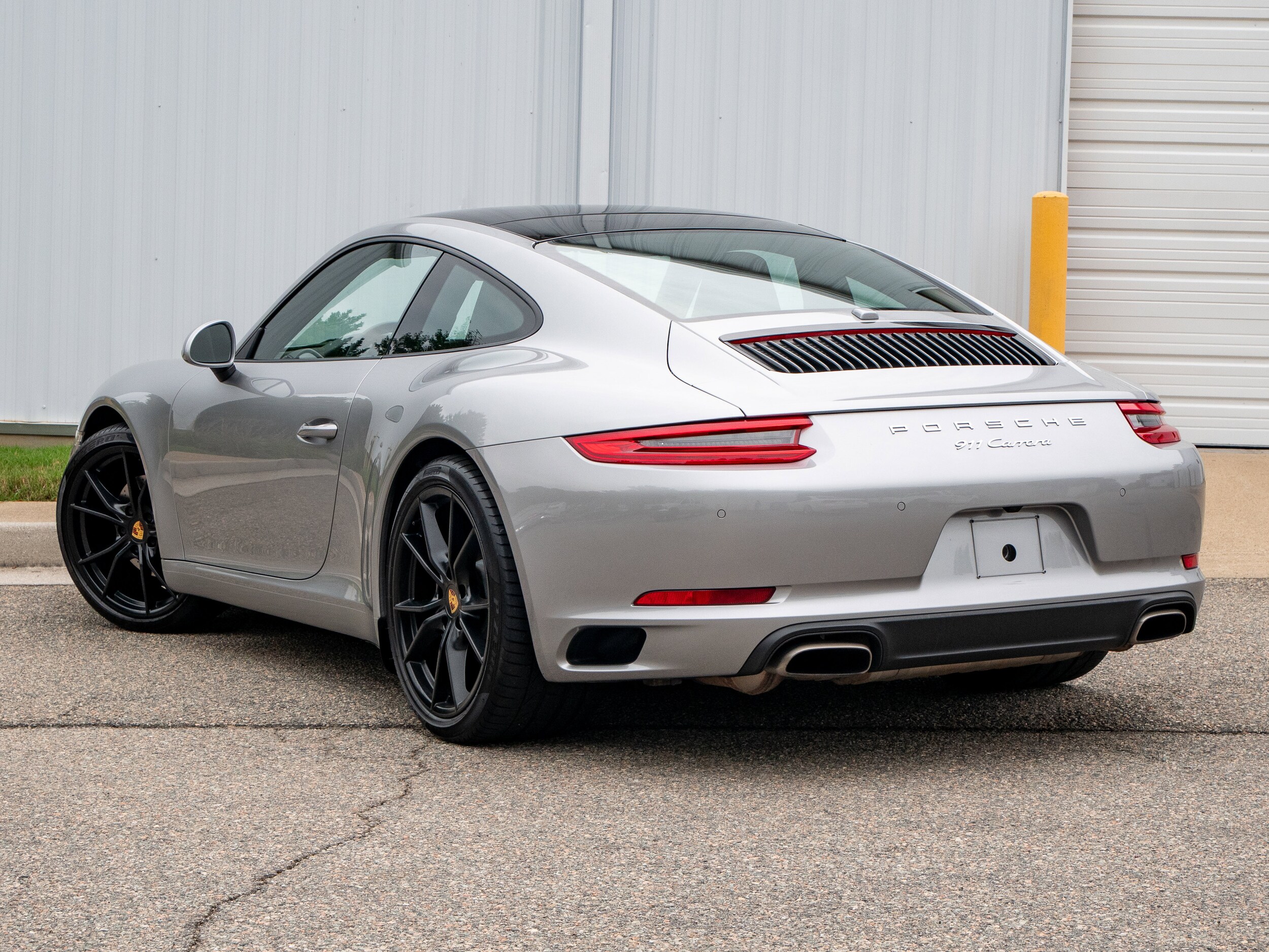 2017 Porsche 911 photo 3