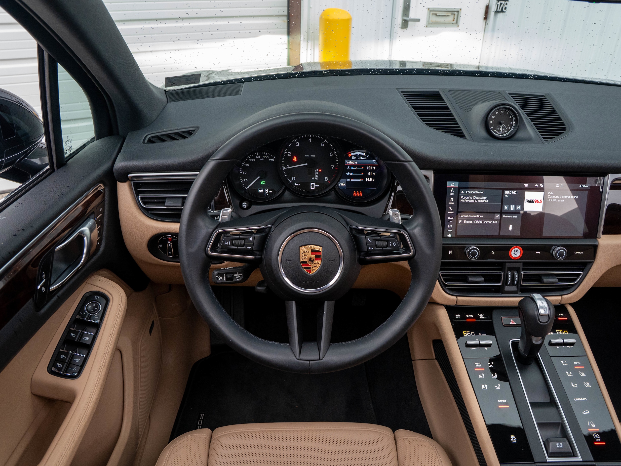 2025 Porsche Macan - Photo 19