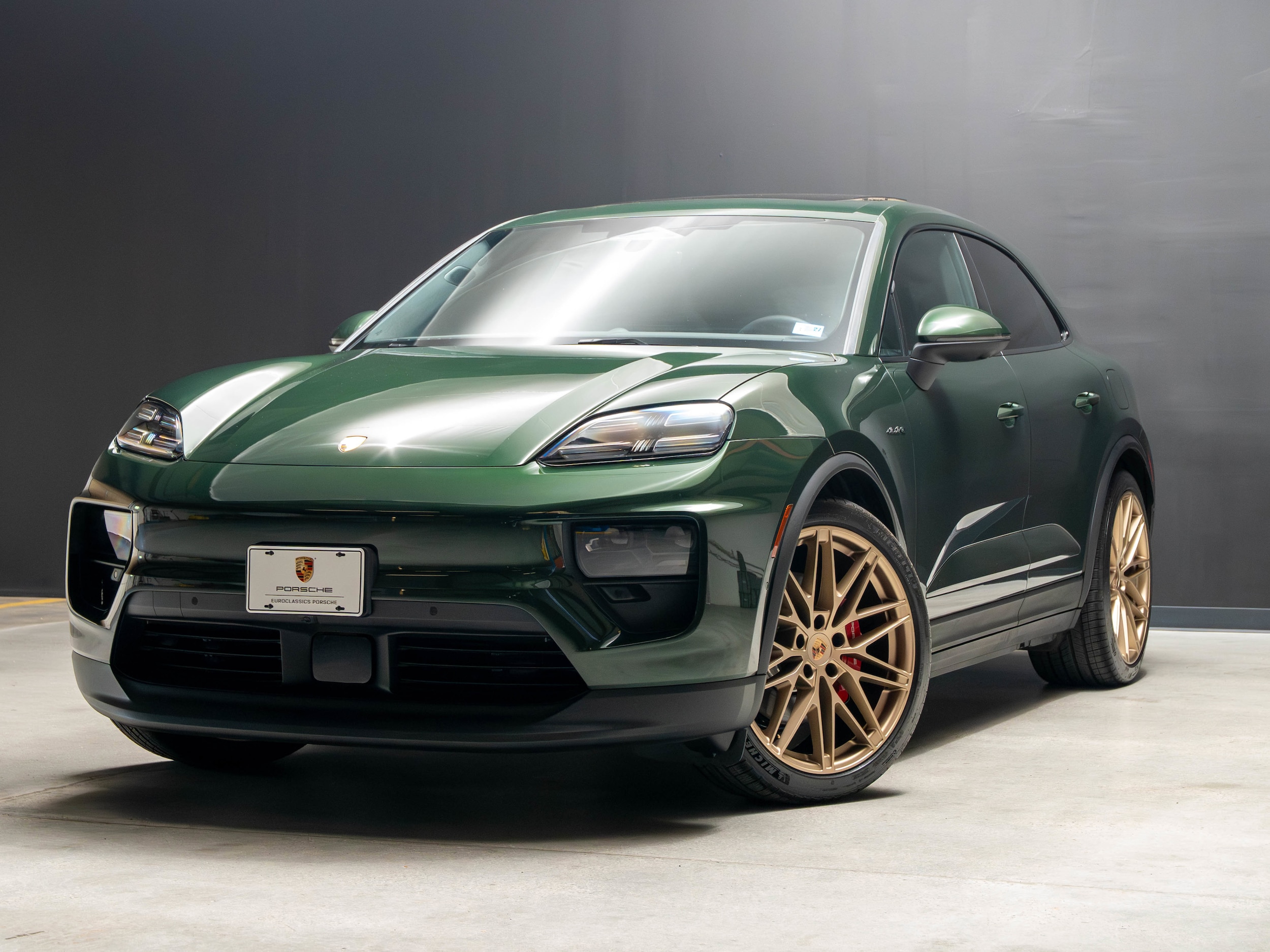 2025 Porsche Macan S