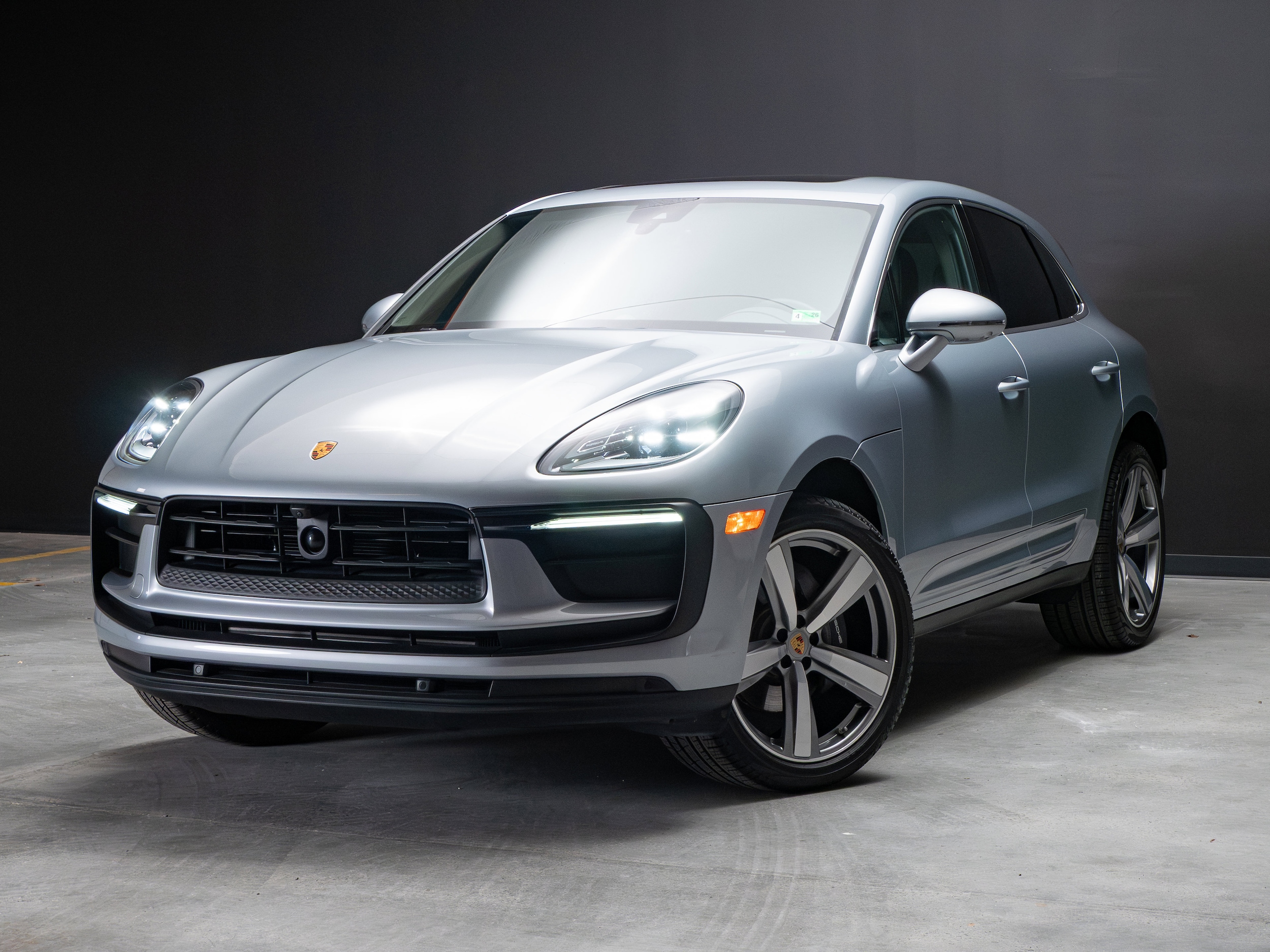 2025 Porsche Macan's photo